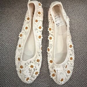 Zara Cream Crochet Daisy Ballet Flats